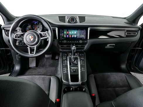 Certified 2020 Porsche Macan AWD/4WD image 19