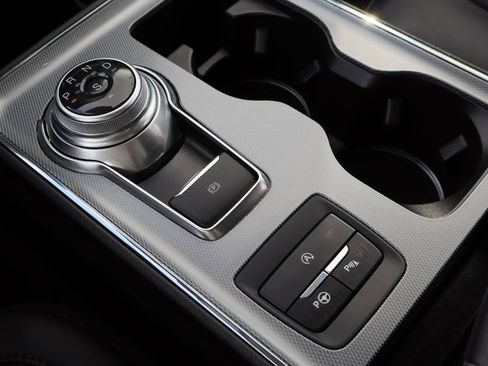 Used 2021 Ford Edge Titanium w/ Equipment Group 301A image 17