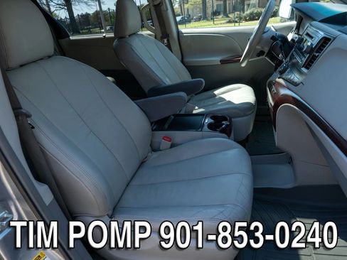 Used 2011 Toyota Sienna XLE w/ Entertainment Pkg FWD image 18