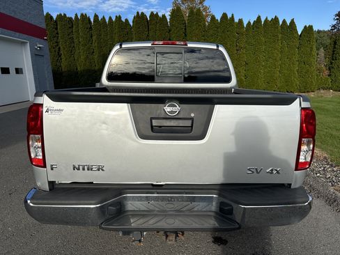 Used 2019 Nissan Frontier SV image 4
