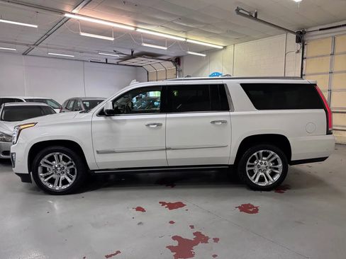 Used 2018 Cadillac Escalade ESV Premium Luxury AWD/4WD image 6