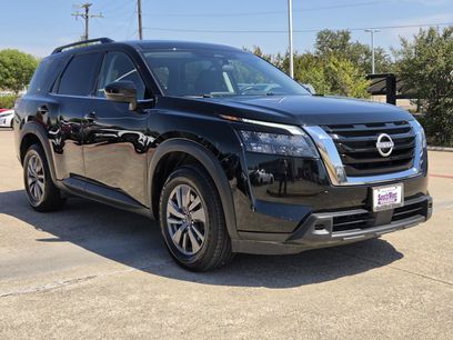 Certified 2025 Nissan Pathfinder SV