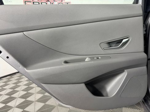 Used 2025 Hyundai Elantra Sport image 40