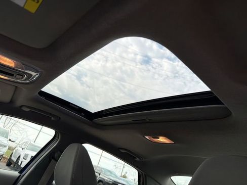 Used 2024 Hyundai Elantra SEL w/ Convenience Package image 18