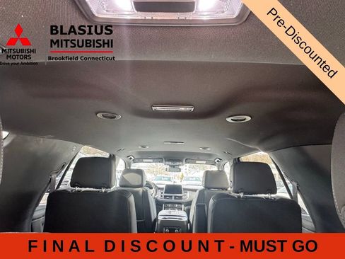 Used 2023 Chevrolet Tahoe Z71 w/ Luxury Package AWD/4WD image 17