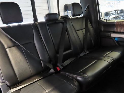 Used 2020 Ford F150 Lariat image 31