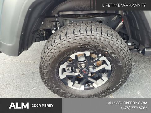 New 2025 Jeep Gladiator Rubicon w/ Safety Group AWD/4WD image 12