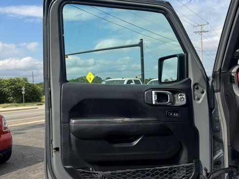 Used 2018 Jeep Wrangler Unlimited Rubicon AWD/4WD image 15