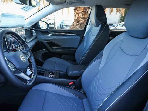 New 2026 Volkswagen Tiguan SE image 27