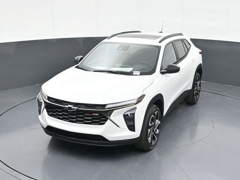 New 2026 Chevrolet Trax RS w/ Sunroof Package image 63