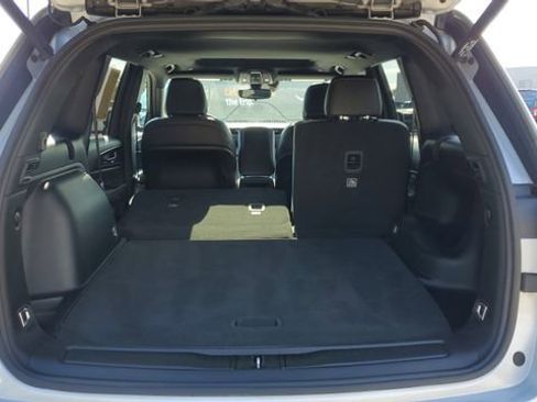 Certified 2024 Jeep Grand Cherokee Altitude image 28