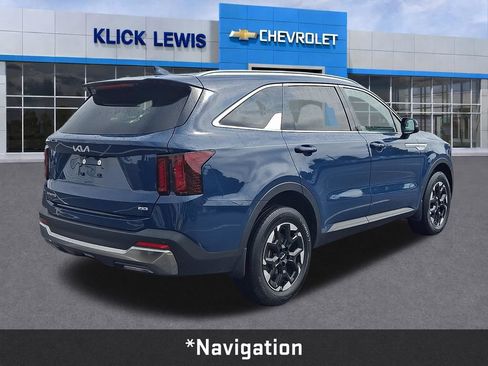 Used 2025 Kia Sorento S AWD/4WD image 8