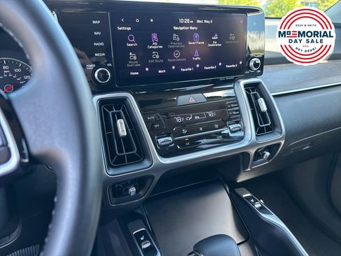 Certified 2023 Kia Sorento S w/ Panoramic Sunroof Package AWD/4WD image 12