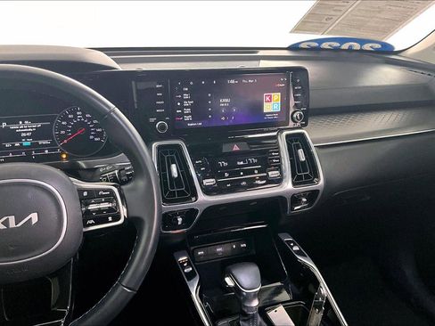 Used 2022 Kia Sorento SX image 9