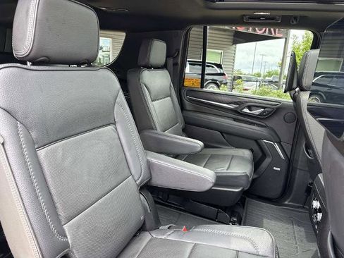 Used 2024 GMC Yukon XL Denali w/ Denali Reserve Package RWD image 11