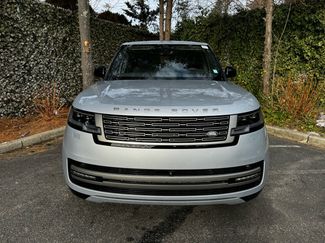 Used 2025 Land Rover Range Rover SE video 2
