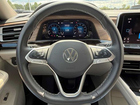 Used 2026 Volkswagen Atlas SE AWD/4WD image 19