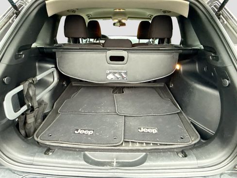 Used 2016 Jeep Cherokee Latitude image 24