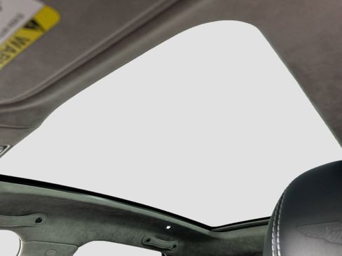 Used 2021 Aston Martin DBX image 20