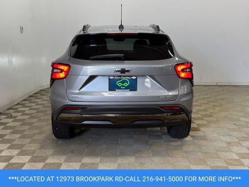 Used 2025 Chevrolet Trax ACTIV w/ Sunroof Package FWD image 5