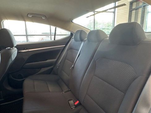 Used 2020 Hyundai Elantra SEL w/ Winter Weather Package image 9