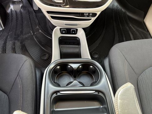 Used 2018 Chrysler Pacifica Touring Plus image 22