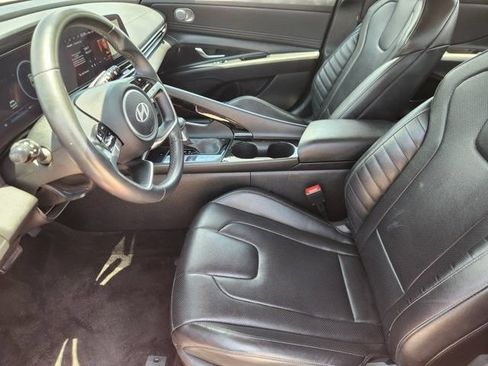 Used 2024 Hyundai Elantra Limited FWD image 12