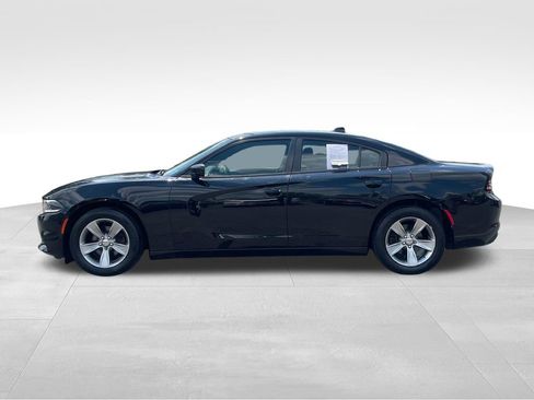 Used 2016 Dodge Charger SXT RWD image 5