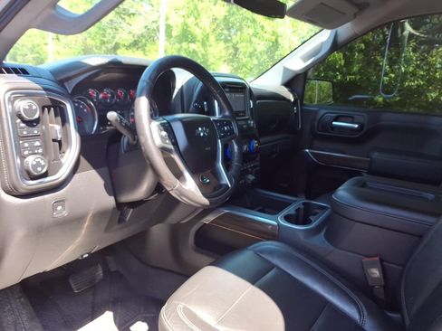 Used 2019 Chevrolet Silverado 1500 LT Trail Boss AWD/4WD image 5