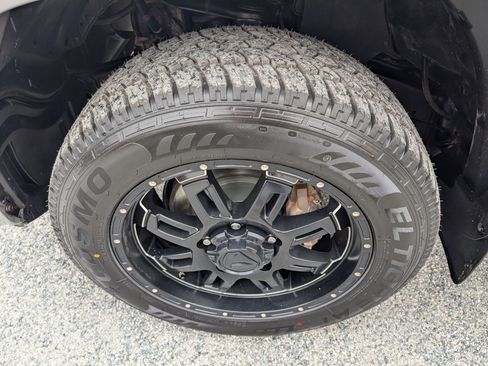 Used 2016 Toyota Tundra SR5 w/ SR5 Upgrade Package image 12