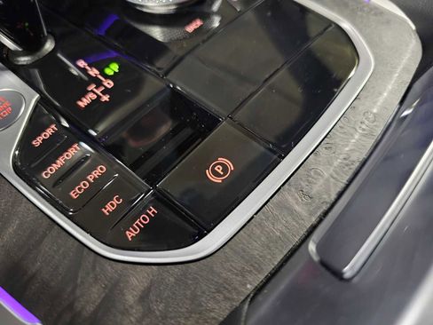 Used 2023 BMW X5 xDrive40i w/ M Sport Package image 26