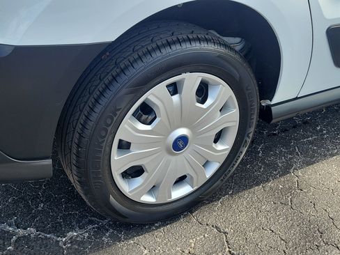 Used 2023 Ford Transit Connect XL image 7