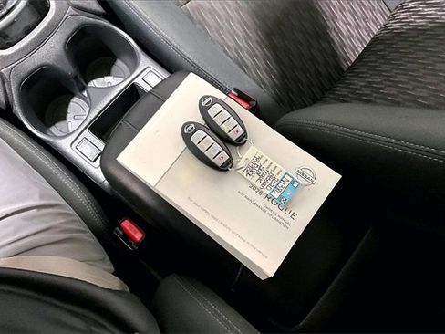 Used 2020 Nissan Rogue SL image 36