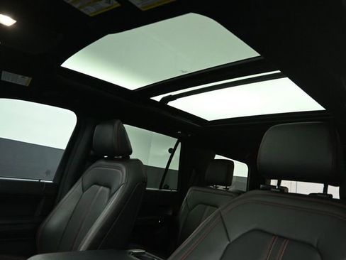 Used 2023 Ford Expedition Limited image 19