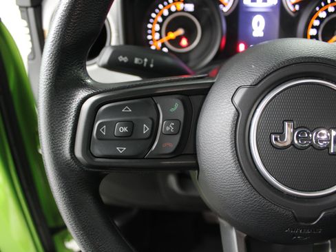 Used 2025 Jeep Gladiator Sport AWD/4WD image 11