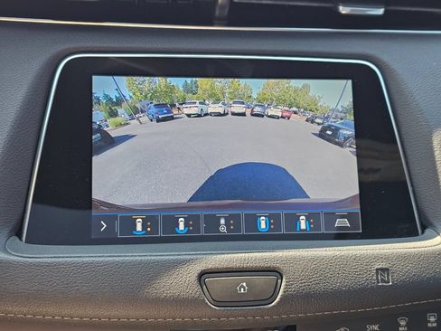 Used 2019 Cadillac XT4 Premium Luxury w/ Enhanced Visibility Package AWD/4WD image 16