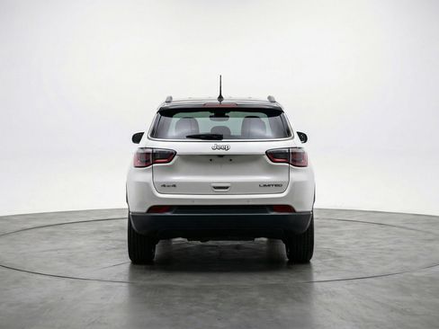 Used 2025 Jeep Compass Limited image 7