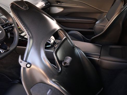 Used 2025 Aston Martin V8 Vantage image 25