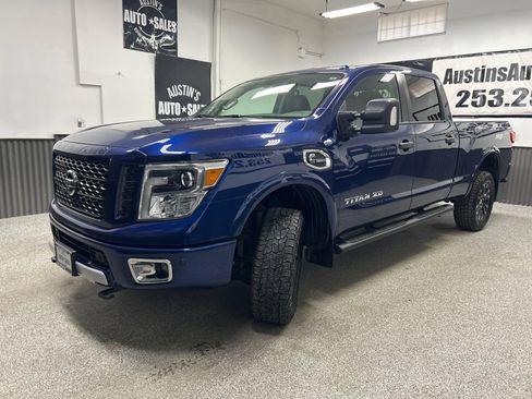 Used 2018 Nissan Titan PRO-4X w/ Pro-4x Convenience Package AWD/4WD image 3