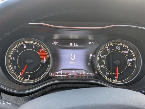 Used 2019 Jeep Cherokee Trailhawk image 10