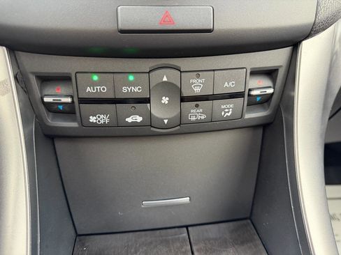 Used 2013 Acura TSX Sedan image 35