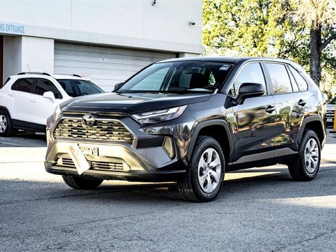 Used 2025 Toyota RAV4 LE image 9