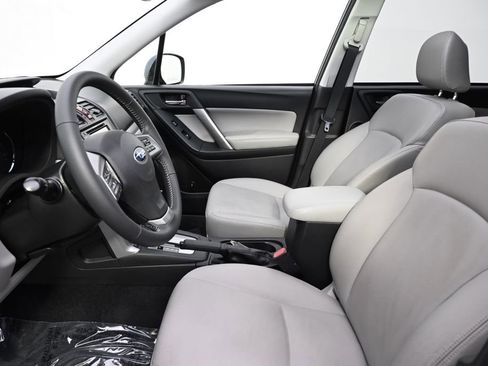 Used 2014 Subaru Forester 2.5i Touring AWD/4WD image 11