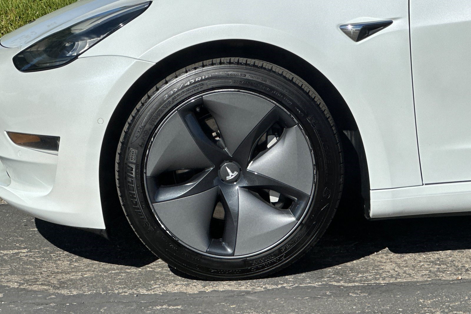 Used 2018 Tesla Model 3 Long Range RWD image 36