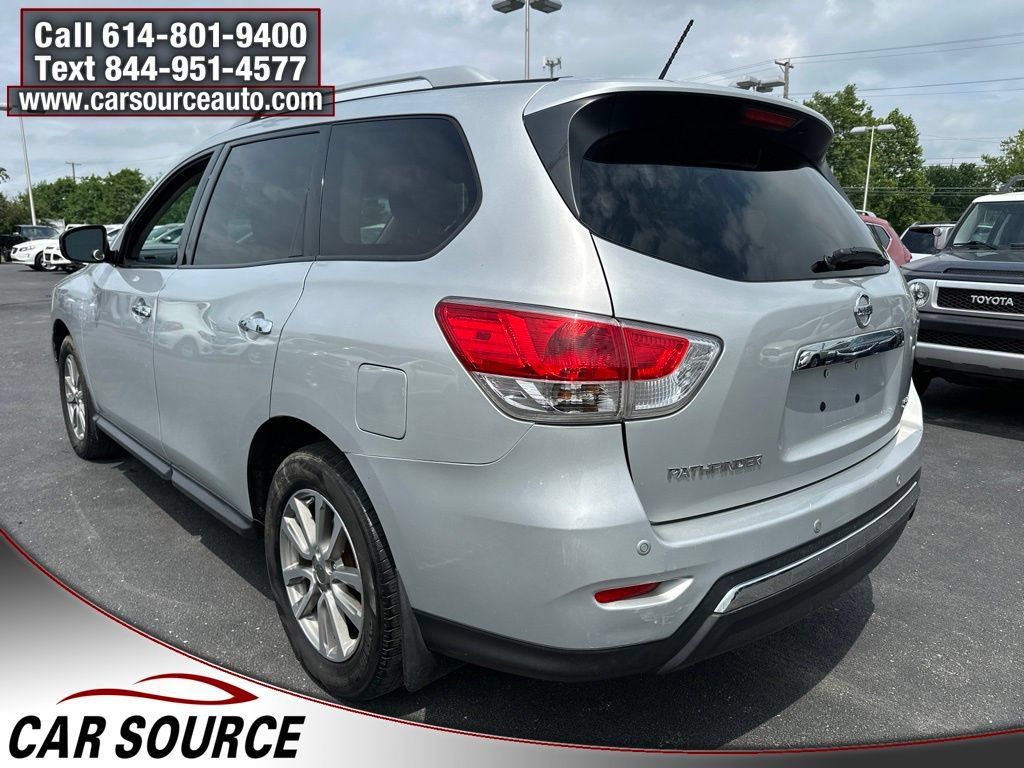 Used 2015 Nissan Pathfinder SV FWD image 3