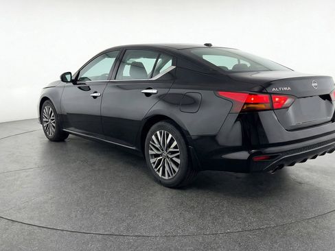 Used 2025 Nissan Altima 2.5 SV image 6