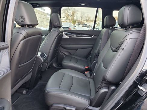 Used 2023 Cadillac XT6 Premium Luxury image 46