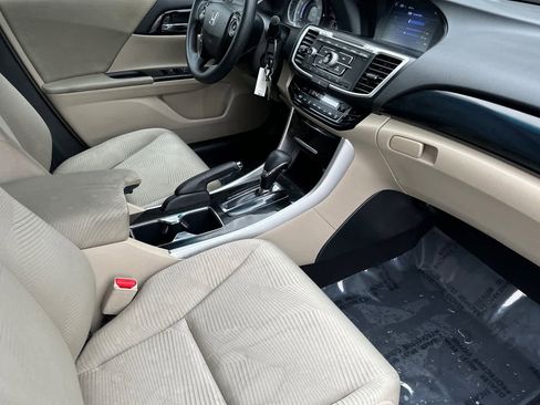 Used 2017 Honda Accord LX image 15