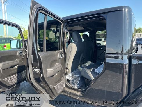 New 2025 Jeep Gladiator Sport AWD/4WD image 10