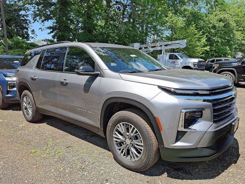 New 2026 Chevrolet Traverse LT AWD/4WD image 2